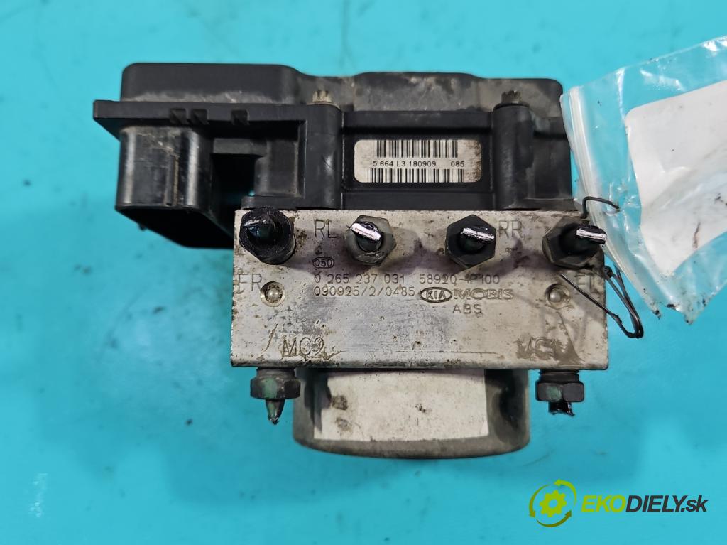 Kia Venga 1.4 16V 90 HP manual 66.2 kW 1396 cm3 5- čerpadlo abs 0265800893 (Pumpa ABS)
