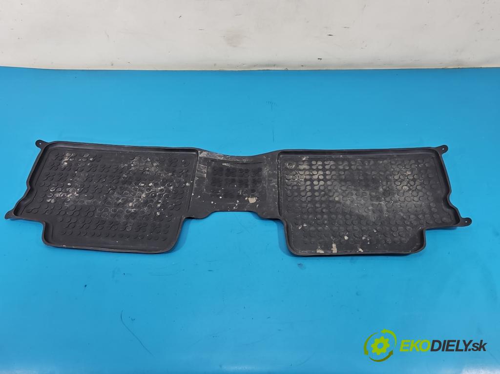 Toyota Auris I 2006-2013 2.0 D4D 126 hp manual 93 kW 1998 cm3 5- Koberce: