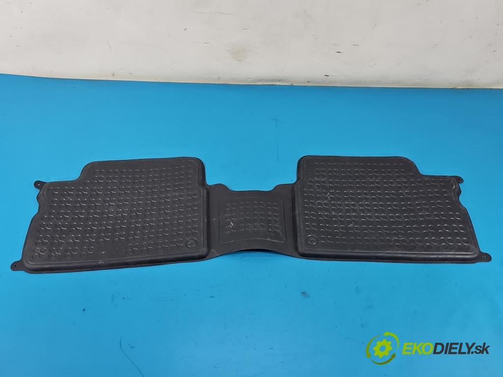 Toyota Auris I 2006-2013 2.0 D4D 126 hp manual 93 kW 1998 cm3 5- Koberce: