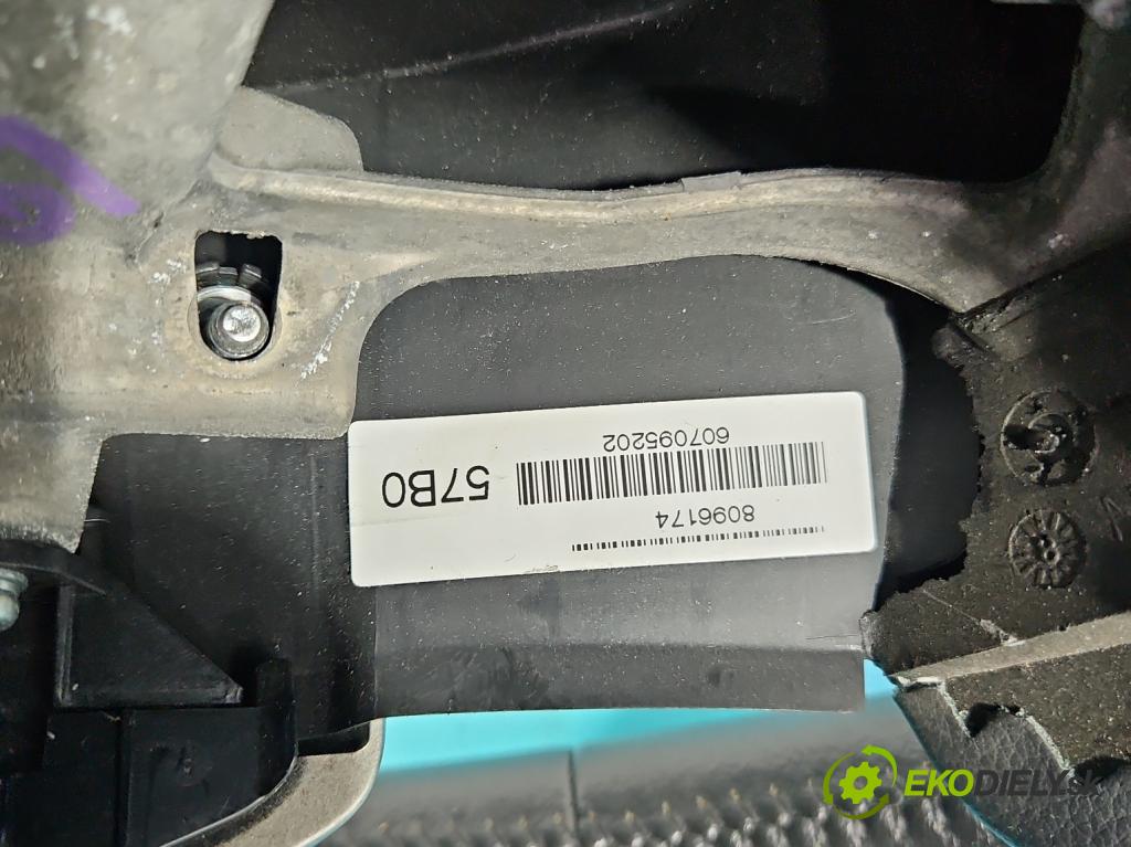 Toyota Auris I 2006-2013 2.0 D4D 126 hp manual 93 kW 1998 cm3 5- volant  (Volant)