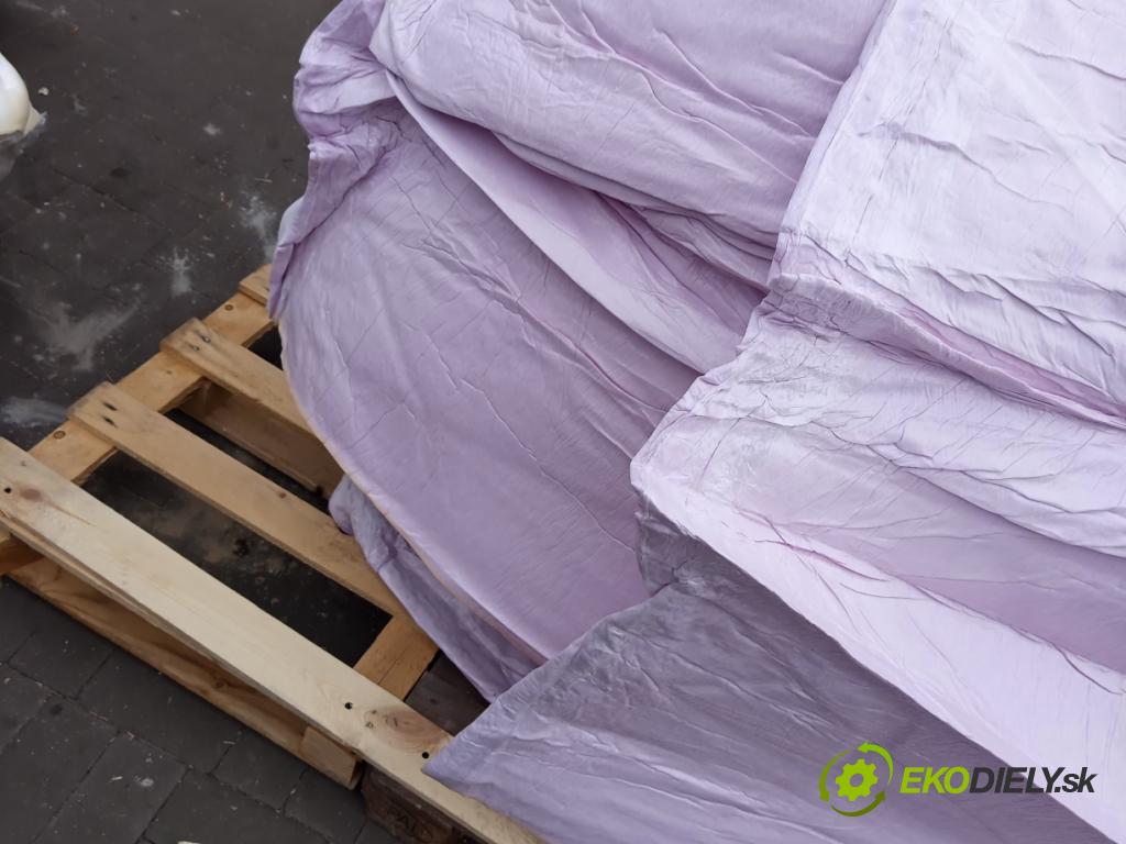 Toyota Auris I 2006-2013 2.0 D4D 126 hp manual 93 kW 1998 cm3 5- zadní kufrové dveře  (Zadní kapota (kufr))