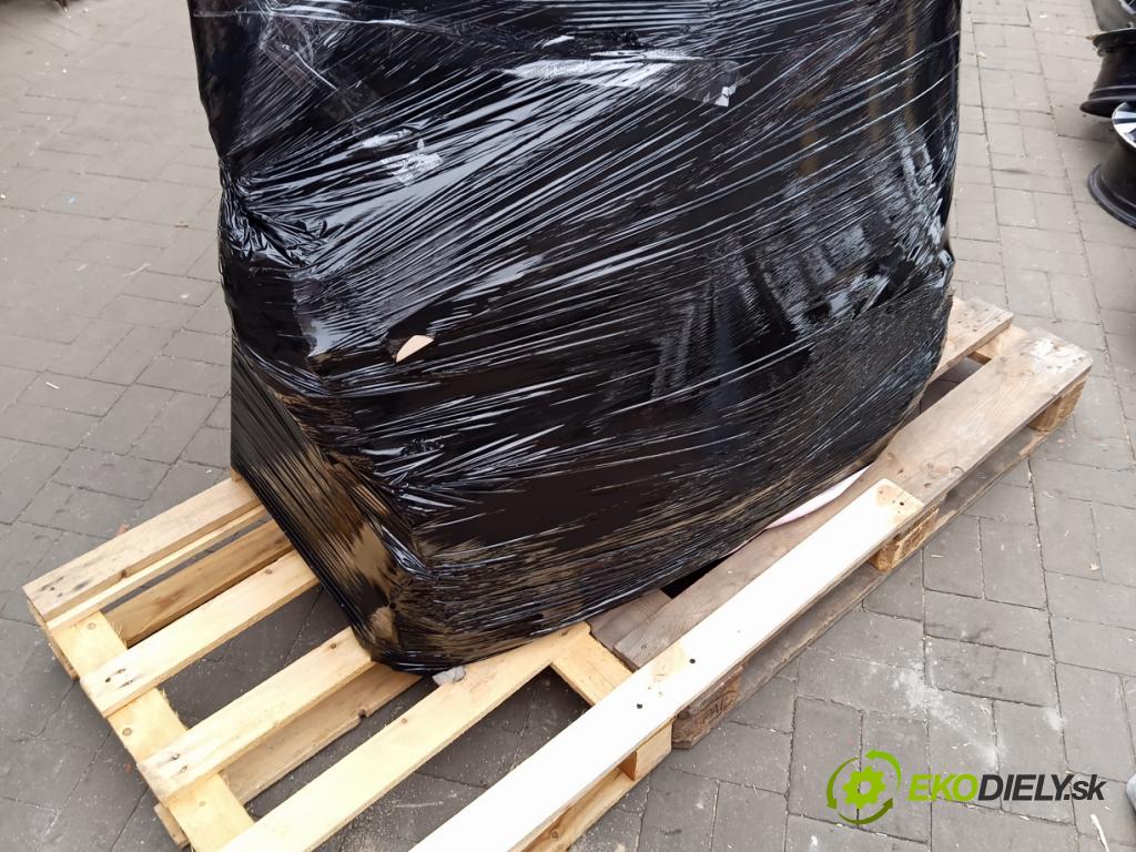 Toyota Auris I 2006-2013 2.0 D4D 126 hp manual 93 kW 1998 cm3 5- zadní kufrové dveře  (Zadní kapota (kufr))