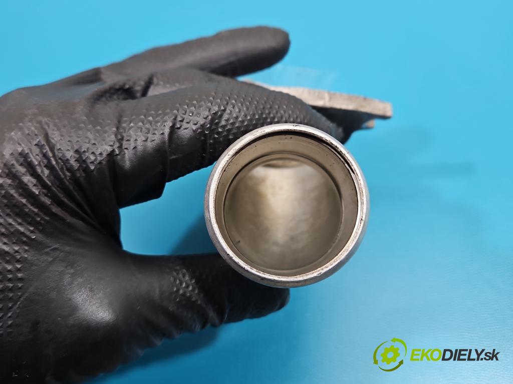 Audi Q7 2005-2015 4.2 TDI 326KM automatic 240 kW 4134 cm3 5- Trubka: 057145957N