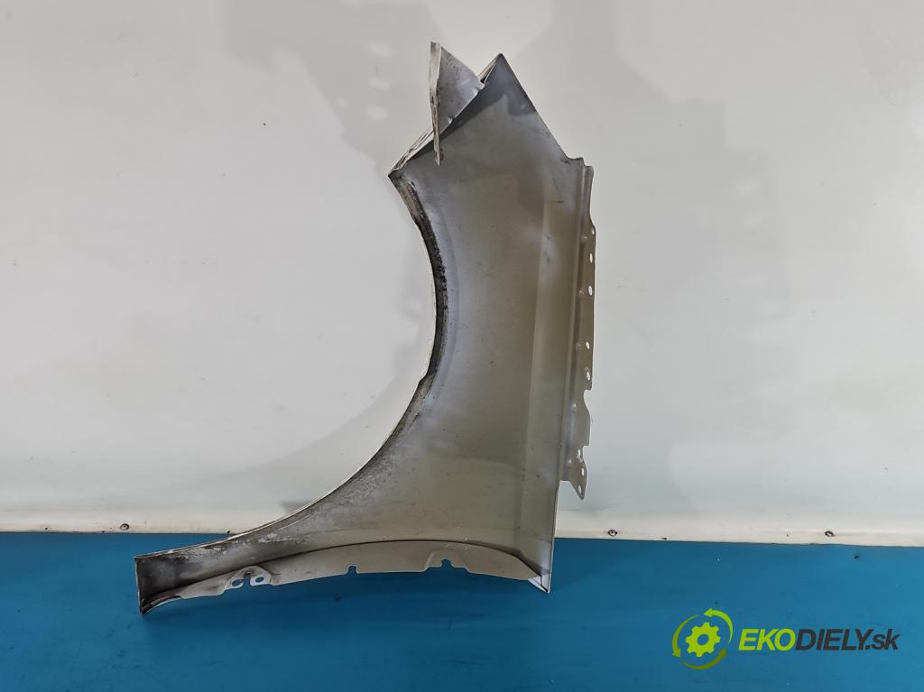 Peugeot 308 II 2013-2021 1.2 12V 110 HP manual 81 kW 1199 cm3 5- blatník predné pravý  (Kľučka dverí ostatné)