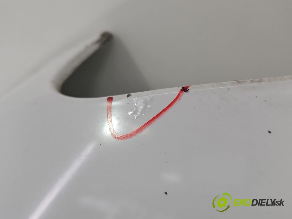 Peugeot 308 II 2013-2021 1.2 12V 110 hp manual 81 kW 1199 cm3 5- kapota přední