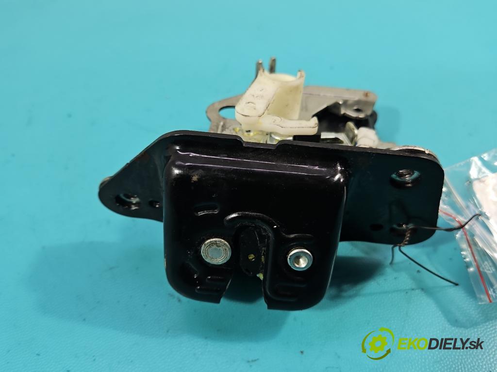 Fiat Freemont 2.0 jtd 170 HP automatic 125 kW 1956 cm3 5- zámok kufrové dvere zadné