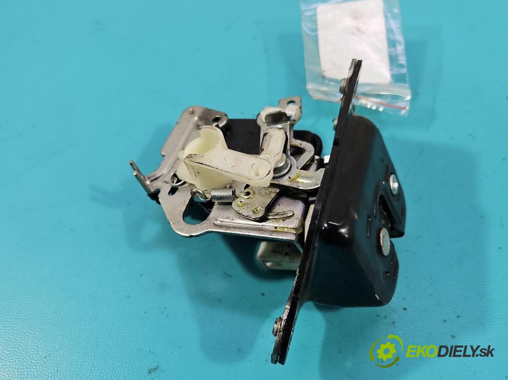 Fiat Freemont 2.0 jtd 170 HP automatic 125 kW 1956 cm3 5- zámok kufrové dvere zadné