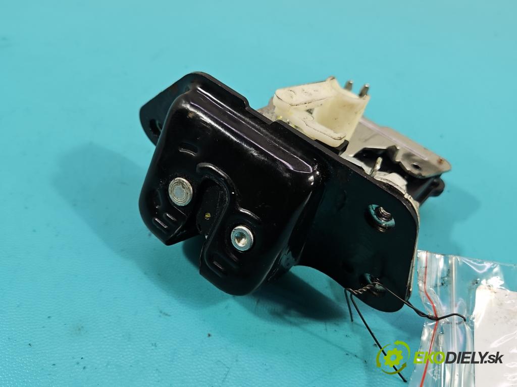 Fiat Freemont 2.0 jtd 170 HP automatic 125 kW 1956 cm3 5- zámok kufrové dvere zadné 