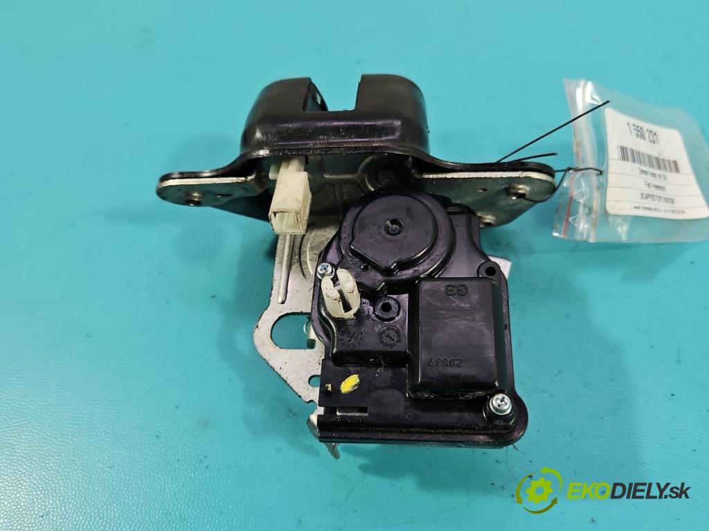 Fiat Freemont 2.0 jtd 170 HP automatic 125 kW 1956 cm3 5- zámok kufrové dvere zadné