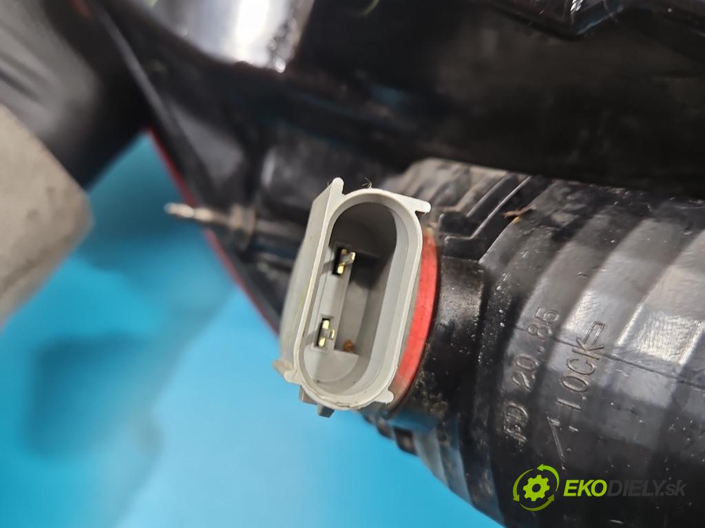 Fiat Freemont 2.0 jtd 170 HP automatic 125 kW 1956 cm3 5- svetlo / reflektor zadné pravé 68078480AD (Kľučka dverí ostatné)