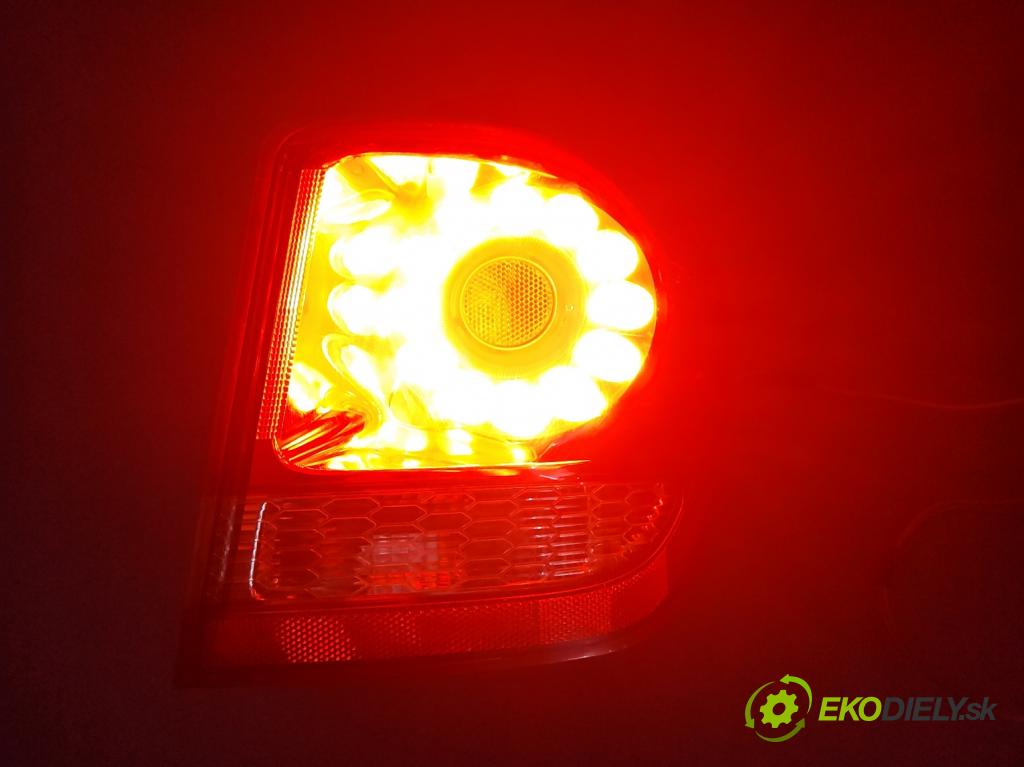 Fiat Freemont 2.0 jtd 170 HP automatic 125 kW 1956 cm3 5- svetlo / reflektor zadné pravé 68078480AD (Kľučka dverí ostatné)