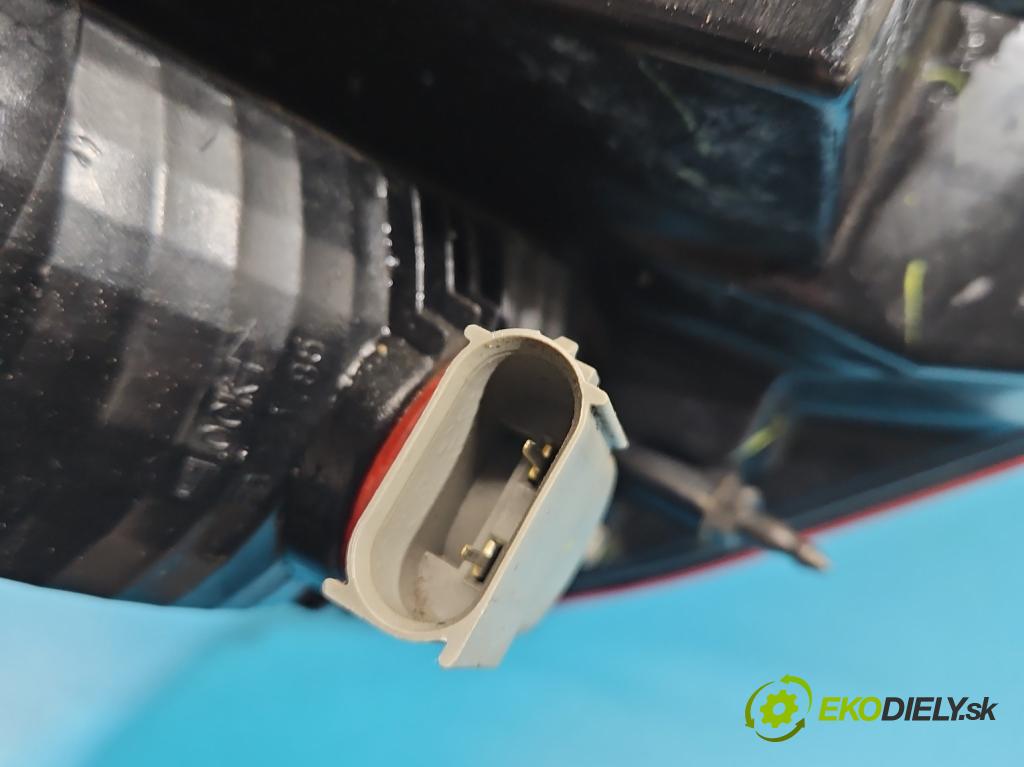 Fiat Freemont 2.0 jtd 170 HP automatic 125 kW 1956 cm3 5- svetlo / reflektor zadné ľavé 68078481AD (Kľučka dverí ostatné)