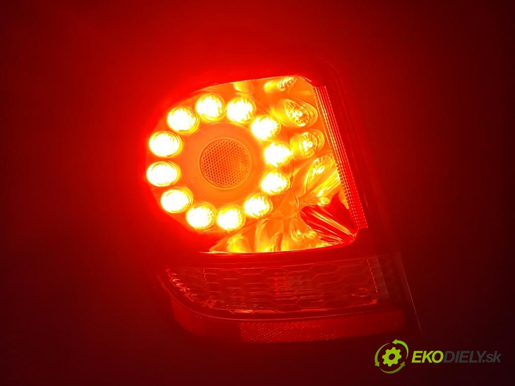 Fiat Freemont 2.0 jtd 170 HP automatic 125 kW 1956 cm3 5- svetlo / reflektor zadné ľavé 68078481AD (Kľučka dverí ostatné)