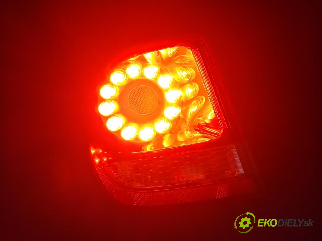 Fiat Freemont 2.0 jtd 170 HP automatic 125 kW 1956 cm3 5- svetlo / reflektor zadné ľavé 68078481AD (Kľučka dverí ostatné)