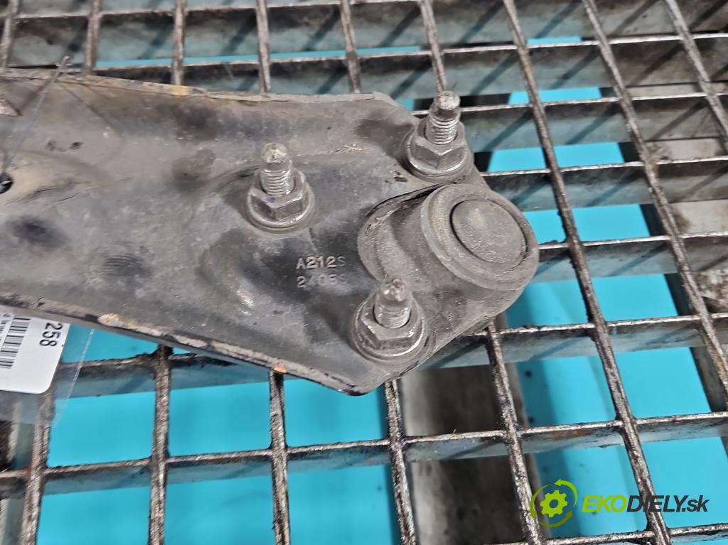 Skoda Superb III 2015-2024 2.0 tdi 150 HP automatic 110 kW 1968 cm3 5- predné ľavý  (Kľučka dverí ostatné)