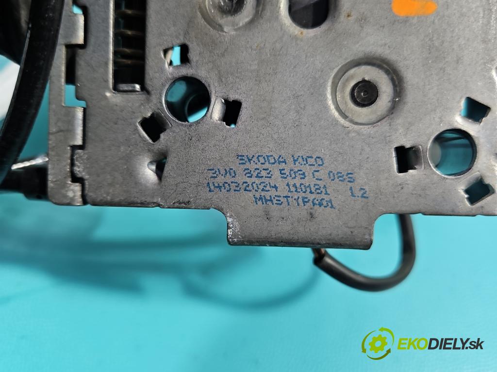 Skoda Superb III 2015-2024 2.0 tdi 150 HP automatic 110 kW 1968 cm3 5- zámok kapoty 3V0823529H