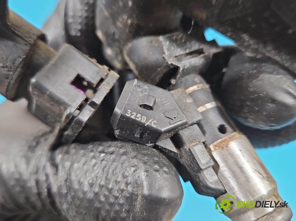 Peugeot 206 1.1 8V 60 hp manual 44 kW 1124 cm3 5- vstřikovač IPM002 (Vstřikovač paliva)