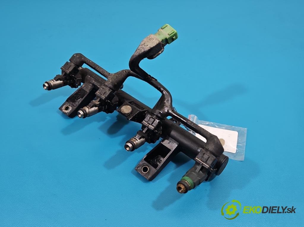 Peugeot 206 1.1 8V 60 hp manual 44 kW 1124 cm3 5- vstřikovač IPM002 (Vstřikovač paliva)