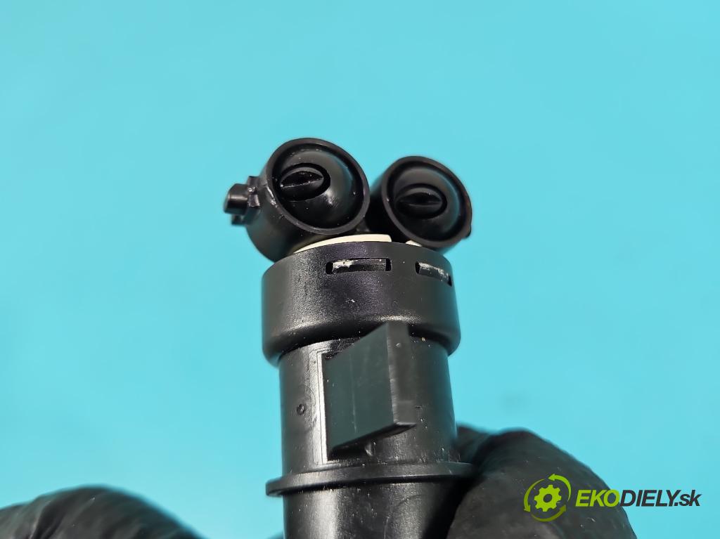 Skoda Superb III 2015-2024 2.0 tdi 150 hp automatic 110 kW 1968 cm3 5- ostřikovač reflektor: levý 3V0955965A (Motorek ostřikovačů)