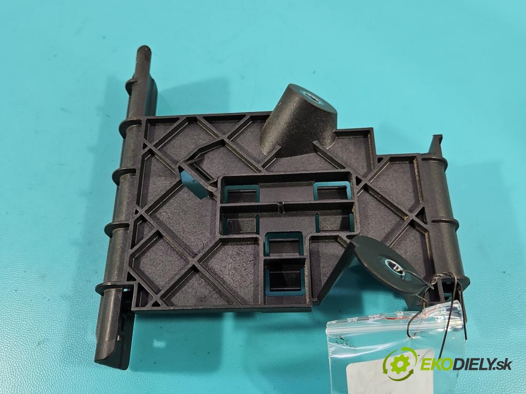 Skoda Superb III 2015-2024 2.0 tdi 150 HP automatic 110 kW 1968 cm3 5- Upevnenie: 5Q0906507F