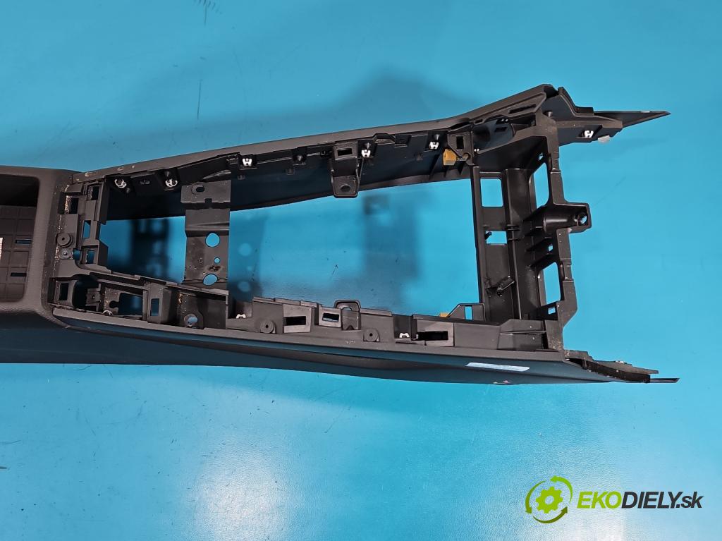 Audi A4 B9 2015-2024 2.0 TFSI 252KM automatic 185 kW 1984 cm3 4- operadlo 8W1863241A (Lakťová opierka)