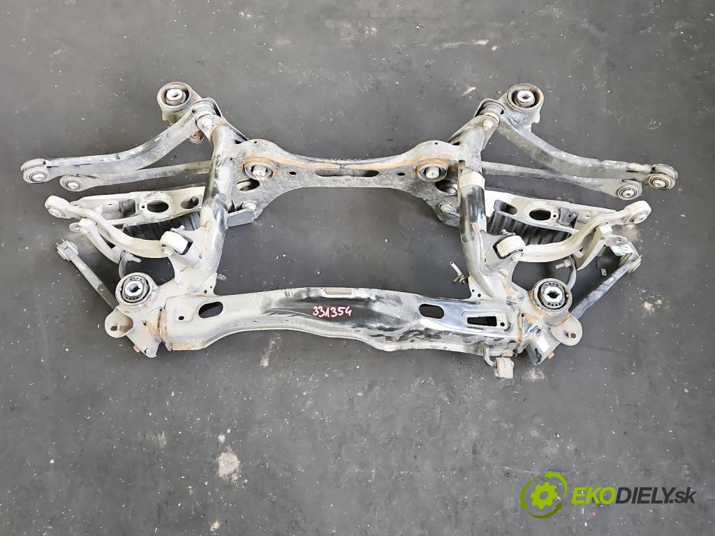 Audi A4 B9 2015-2024 2.0 TFSI 252KM automatic 185 kW 1984 cm3 4- zadna výstuha  (Výstuha zadná)