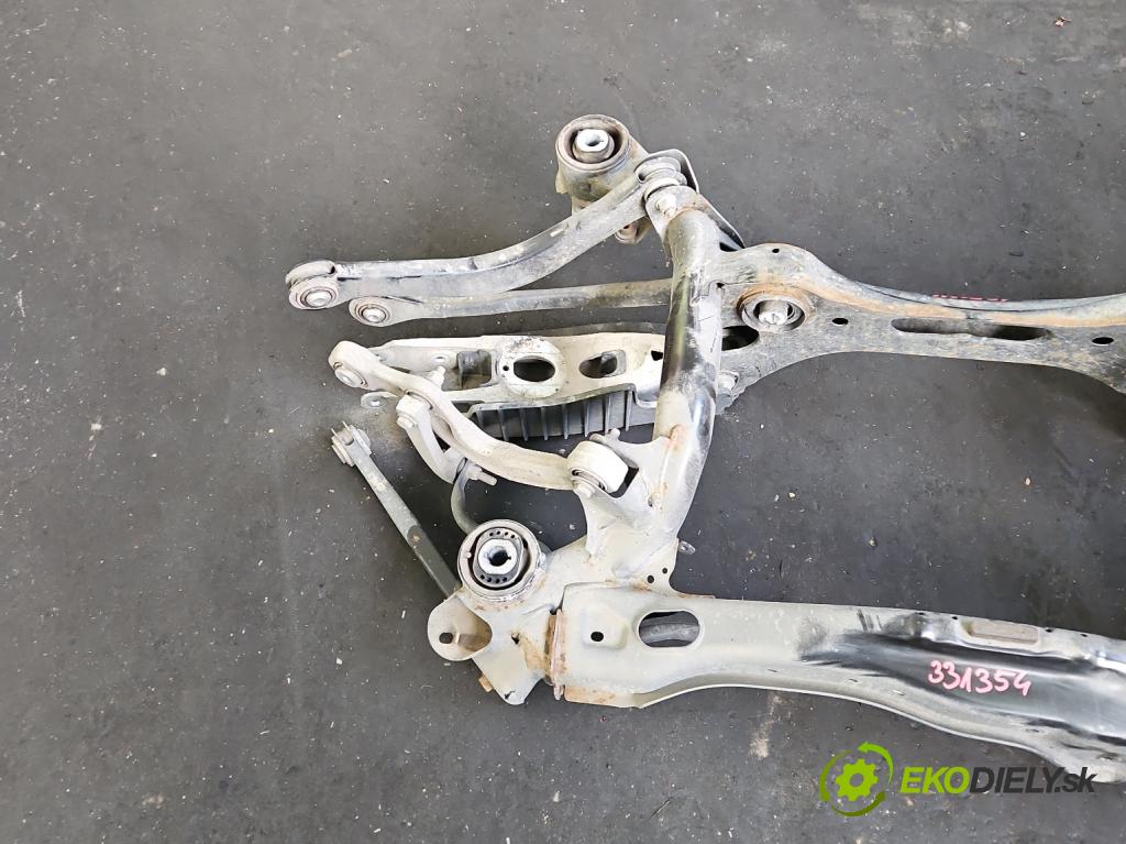 Audi A4 B9 2015-2024 2.0 TFSI 252KM automatic 185 kW 1984 cm3 4- zadna výstuha  (Výstuha zadná)