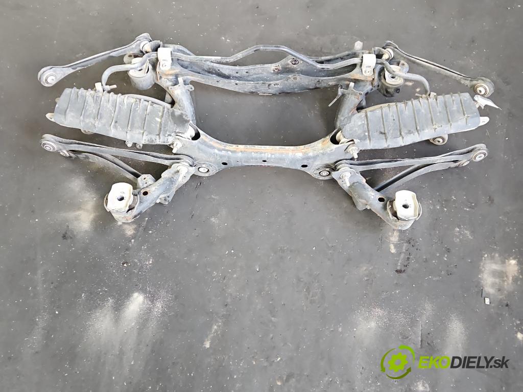 Audi A4 B9 2015-2024 2.0 TFSI 252KM automatic 185 kW 1984 cm3 4- zadna výstuha  (Výstuha zadná)