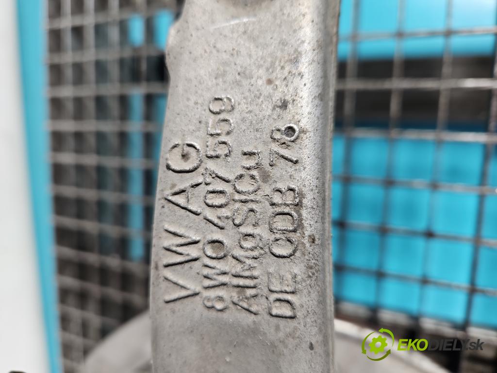 Audi A4 B9 2015-2024 2.0 TFSI 252KM automatic 185 kW 1984 cm3 4- náboj levé 8W0407241F (Náboj kola)