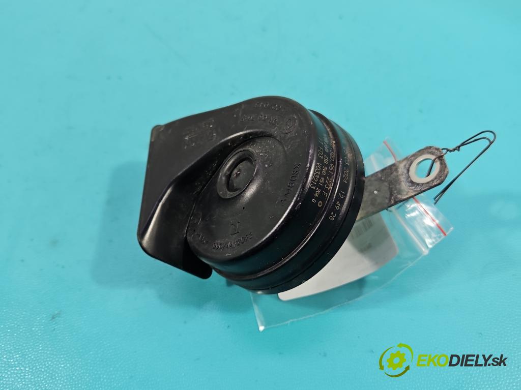 Skoda Superb III 2015-2024 2.0 tdi 150 hp automatic 110 kW 1968 cm3 5- Klakson: 3Q0951223F