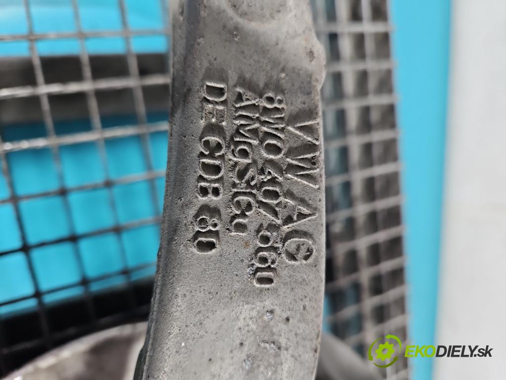 Audi A4 B9 2015-2024 2.0 TFSI 252KM automatic 185 kW 1984 cm3 4- náboj pravé 8W0407242F (Náboj kola)