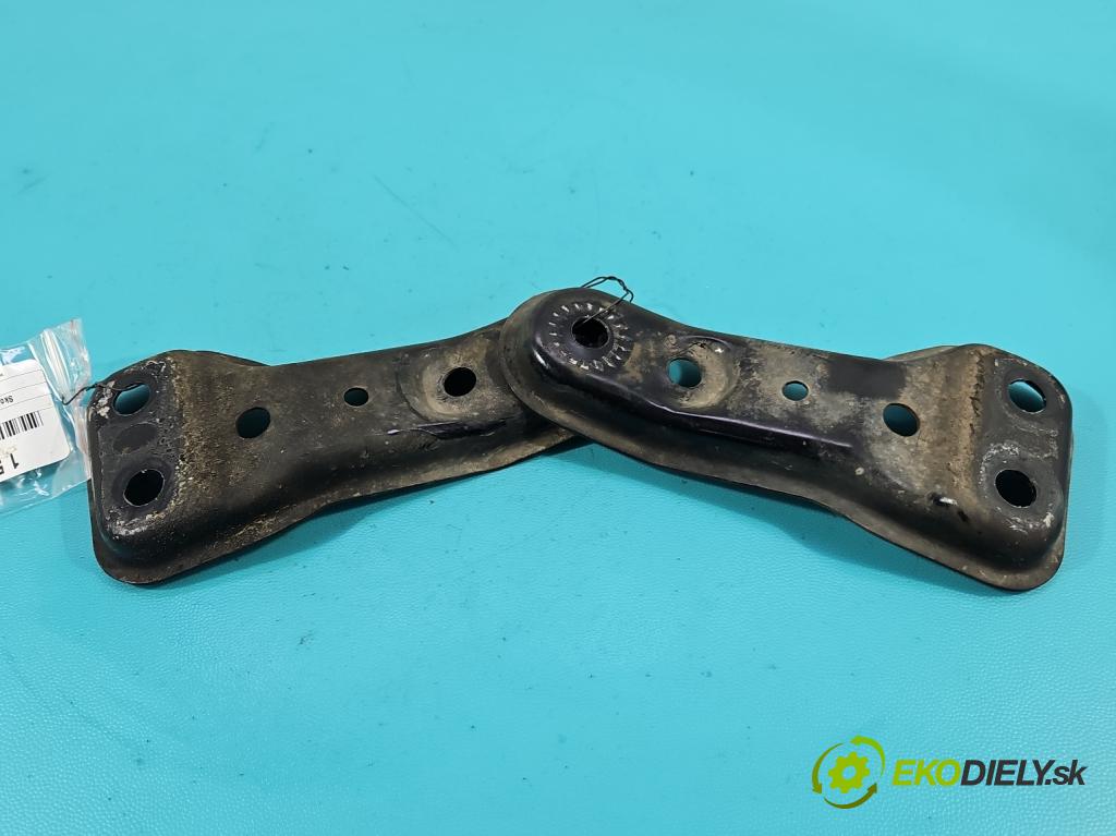 Skoda Superb III 2015-2024 2.0 tdi 150 HP automatic 110 kW 1968 cm3 5- Upevnenie: 5Q0199517E