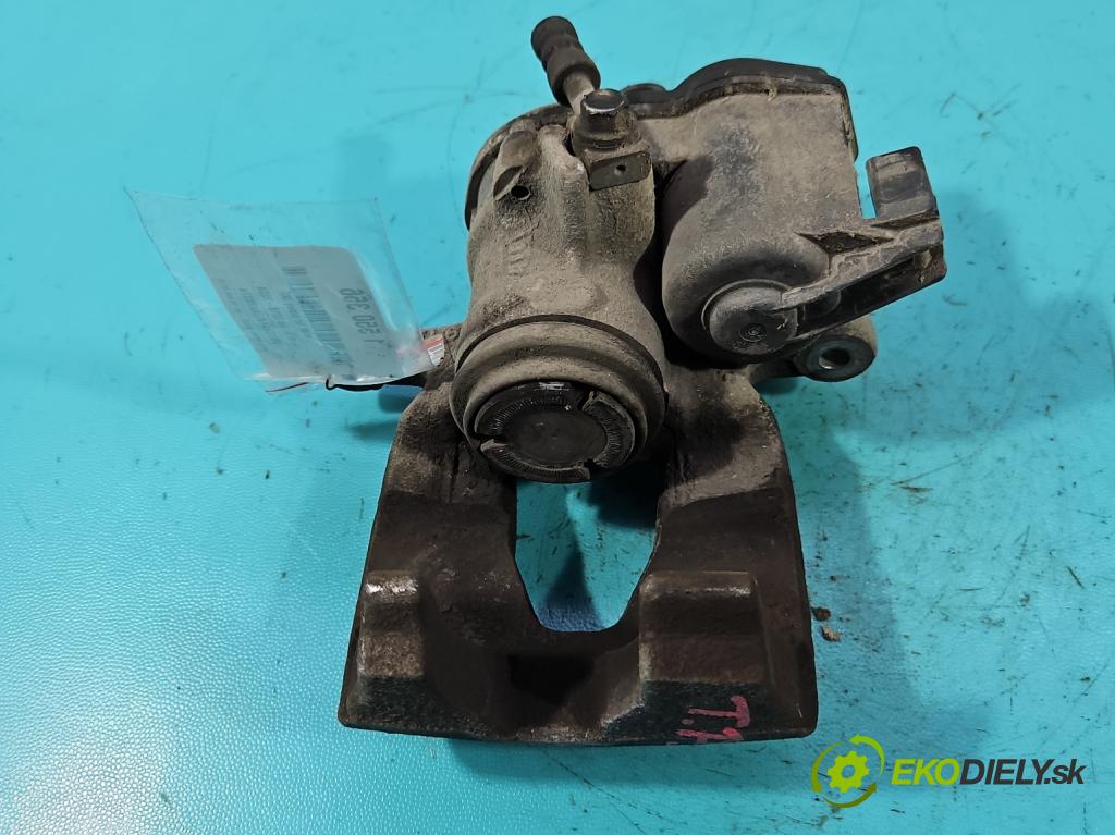 Audi A4 B9 2015-2024 2.0 TFSI 252KM automatic 185 kW 1984 cm3 4- brzdič zadní pravý 8W0406BD (Klika dveří ostatní)