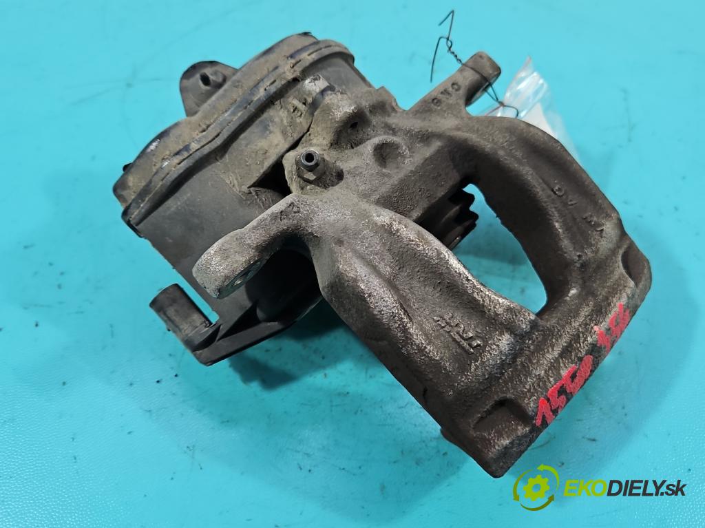 Audi A4 B9 2015-2024 2.0 TFSI 252KM automatic 185 kW 1984 cm3 4- brzdič zadní pravý 8W0406BD (Klika dveří ostatní)