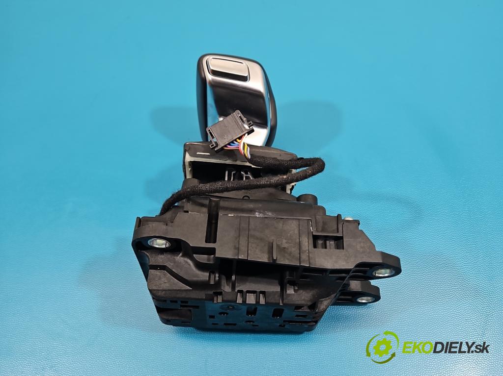 Audi A4 B9 2015-2024 2.0 TFSI 252KM automatic 185 kW 1984 cm3 4- kulisa změny stupňová 8W1713041G (Řadicí páka (kulisa) )