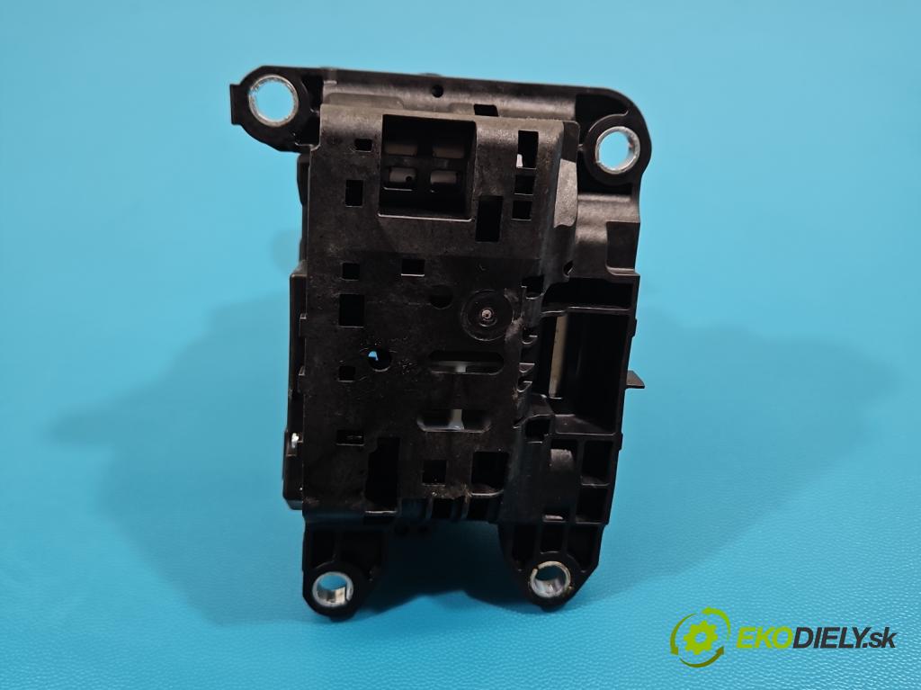 Audi A4 B9 2015-2024 2.0 TFSI 252KM automatic 185 kW 1984 cm3 4- kulisa změny stupňová 8W1713041G (Řadicí páka (kulisa) )