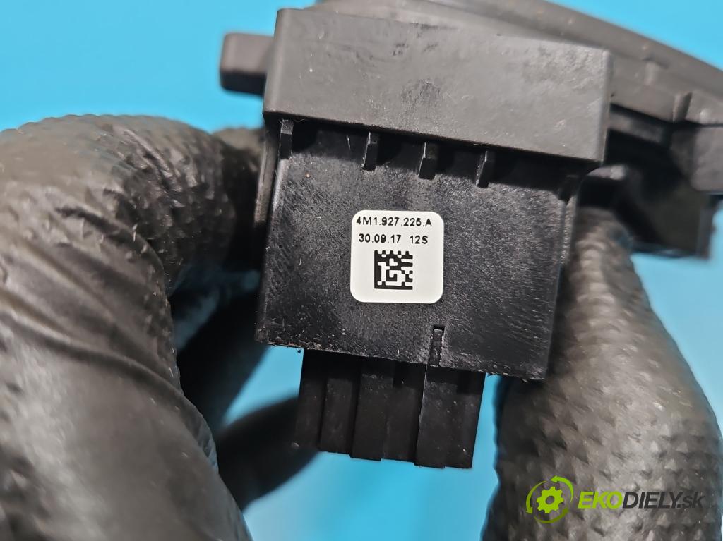 Audi A4 B9 2015-2024 2.0 TFSI 252KM automatic 185 kW 1984 cm3 4- Přepínač brzda: ručního 8W1713111C (Páčky pod volantem)