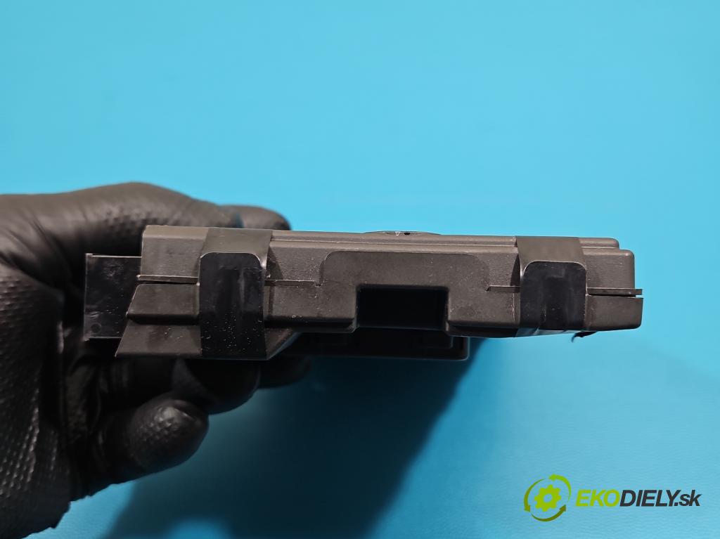 Audi A4 B9 2015-2024 2.0 TFSI 252KM automatic 185 kW 1984 cm3 4- riadiaca jednotka komfortu 8W6907468E