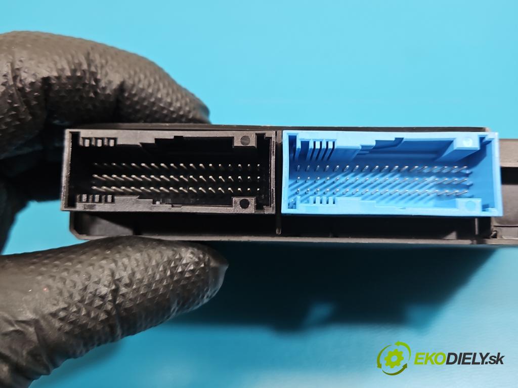 Audi A4 B9 2015-2024 2.0 TFSI 252KM automatic 185 kW 1984 cm3 4- riadiaca jednotka komfortu 8W6907468E