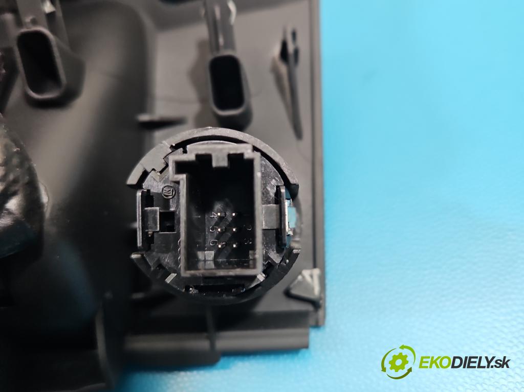 Audi A4 B9 2015-2024 2.0 TFSI 252KM automatic 185 kW 1984 cm3 4- zásuvka USB 8W1864131C