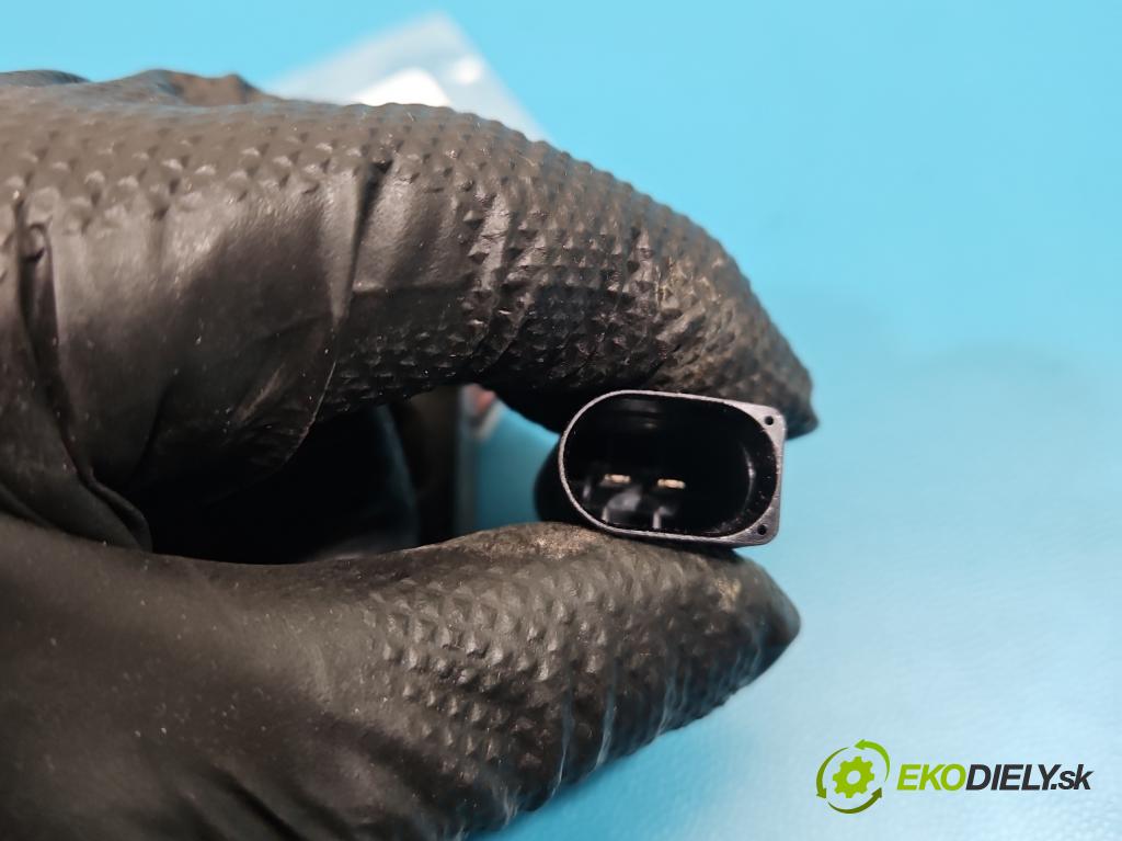 Audi A4 B9 2015-2024 2.0 TFSI 252KM automatic 185 kW 1984 cm3 4- zámok kapoty 8W0823509B