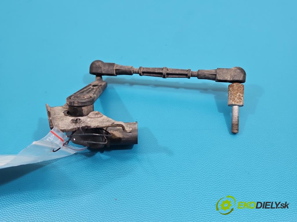 Audi A4 B9 2015-2024 2.0 TFSI 252KM automatic 185 kW 1984 cm3 4- snímač nastavenia xenon 4M0907503 (Snímač)