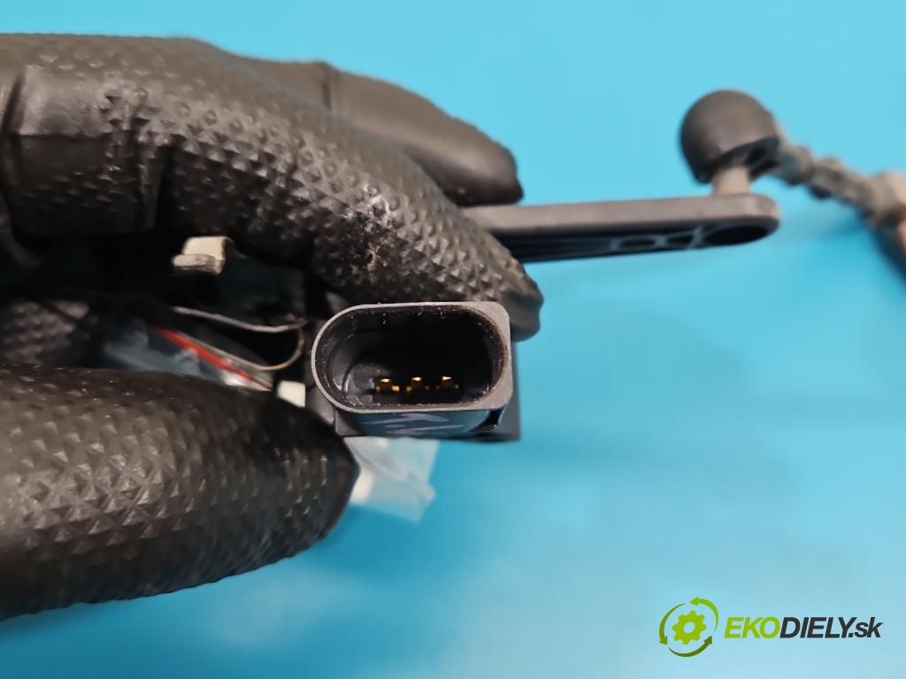 Audi A4 B9 2015-2024 2.0 TFSI 252KM automatic 185 kW 1984 cm3 4- snímač nastavenia xenon 4M0907503 (Snímač)