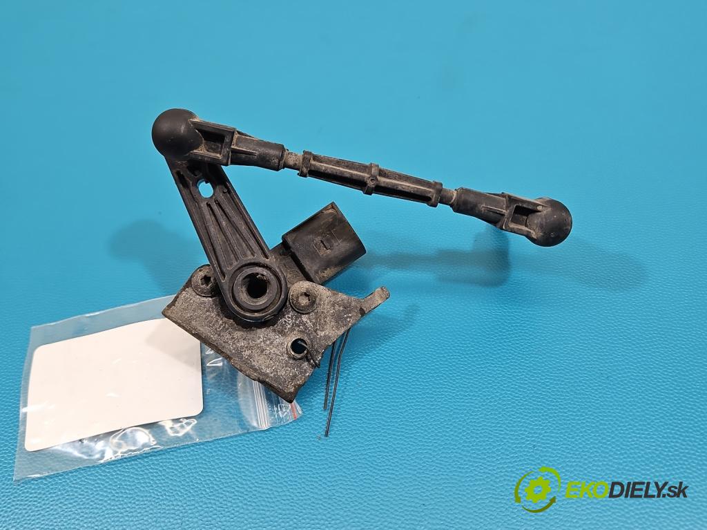 Audi A4 B9 2015-2024 2.0 TFSI 252KM automatic 185 kW 1984 cm3 4- snímač nastavenia xenon 4M0907503 (Snímač)