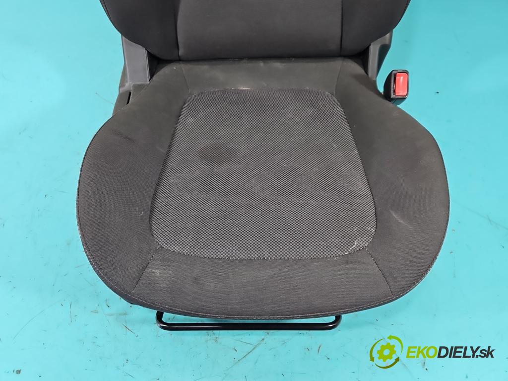 Hyundai I20 I 2008-2014 1.2 16V 78 HP manual 57.2 kW 1248 cm3 5- Sedačka pravý  (Sedadlo)