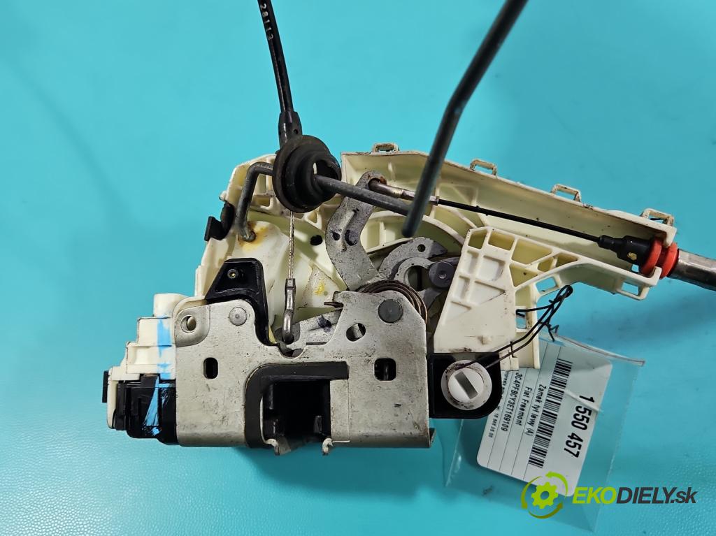 Fiat Freemont 2.0 jtd 170 hp automatic 125 kW 1956 cm3 5- zámek zadní levý P04589915AD
