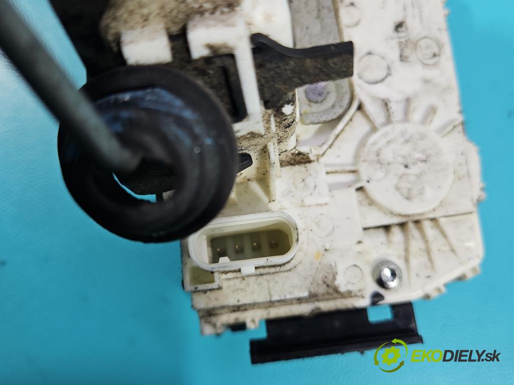 Fiat Freemont 2.0 jtd 170 hp automatic 125 kW 1956 cm3 5- zámek zadní pravý P04589914AD