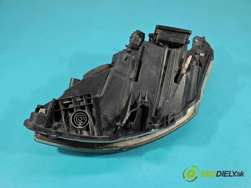 Citroen C4 I 2004-2011 2.0 16V 177 HP manual 130 kW 1997 cm3 3- Reflektor: pravý 9646894280 (Svetlo predné pravé)
