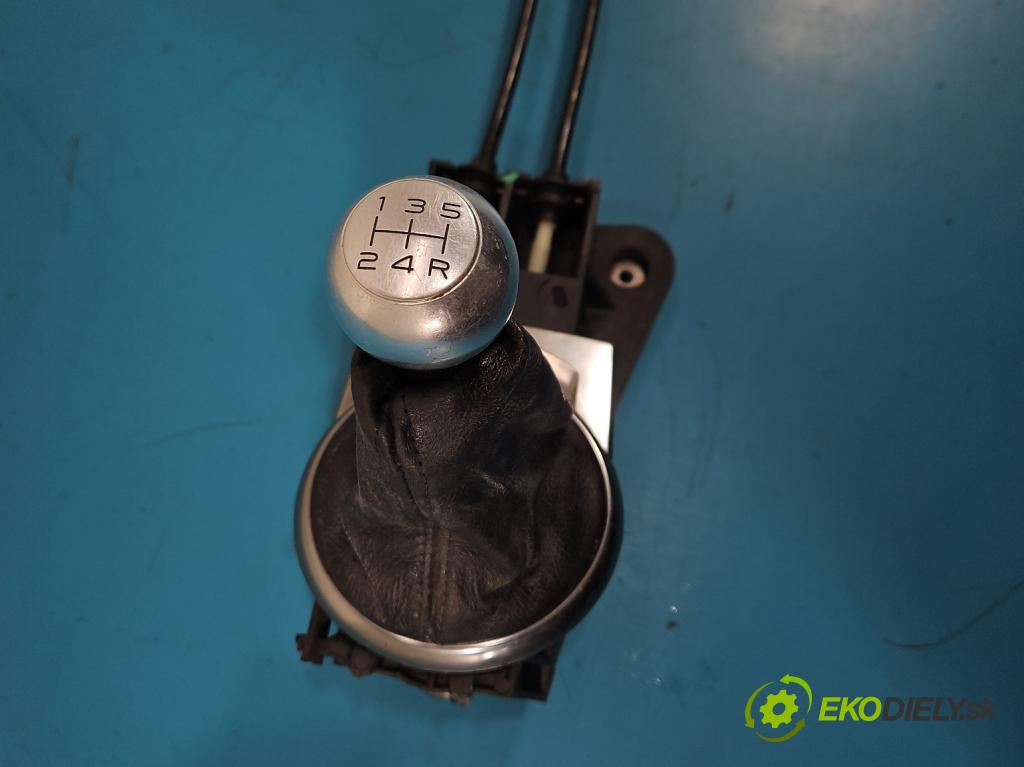 Citroen C4 I 2004-2011 2.0 16V 177 HP manual 130 kW 1997 cm3 3- Páka: Změny: stupeň,rýchlosť 9657303580 (Rýchlostná páka (kulisa))