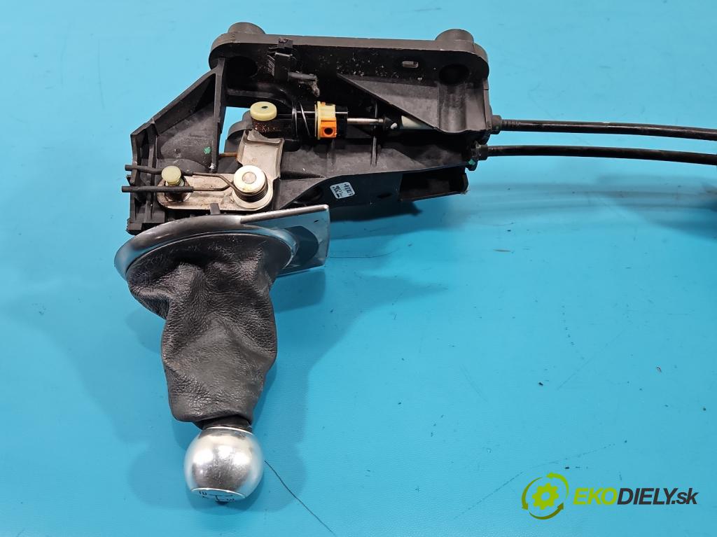 Citroen C4 I 2004-2011 2.0 16V 177 HP manual 130 kW 1997 cm3 3- Páka: Změny: stupeň,rýchlosť 9657303580 (Rýchlostná páka (kulisa))